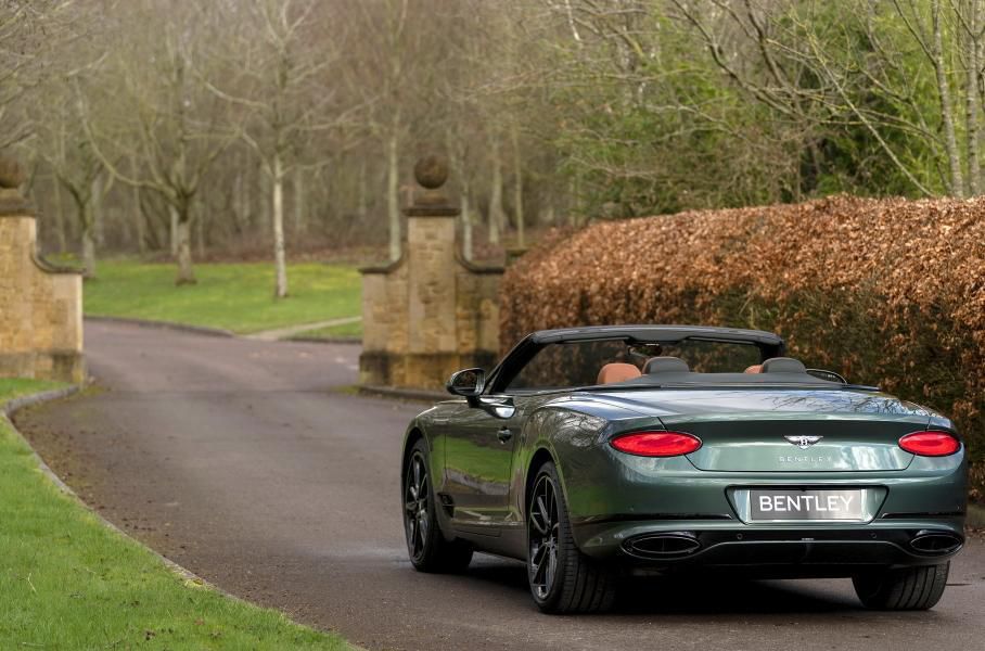 Bentley випустила спецверсію авто в єдиному екземплярі. Кабріолет створений для аристократів.