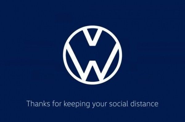 Volkswagen та Audi цікавим способом вирішили боротися з вірусом. Автовиробники незвичайним способом нагадали про необхідність тримати дистанцію.