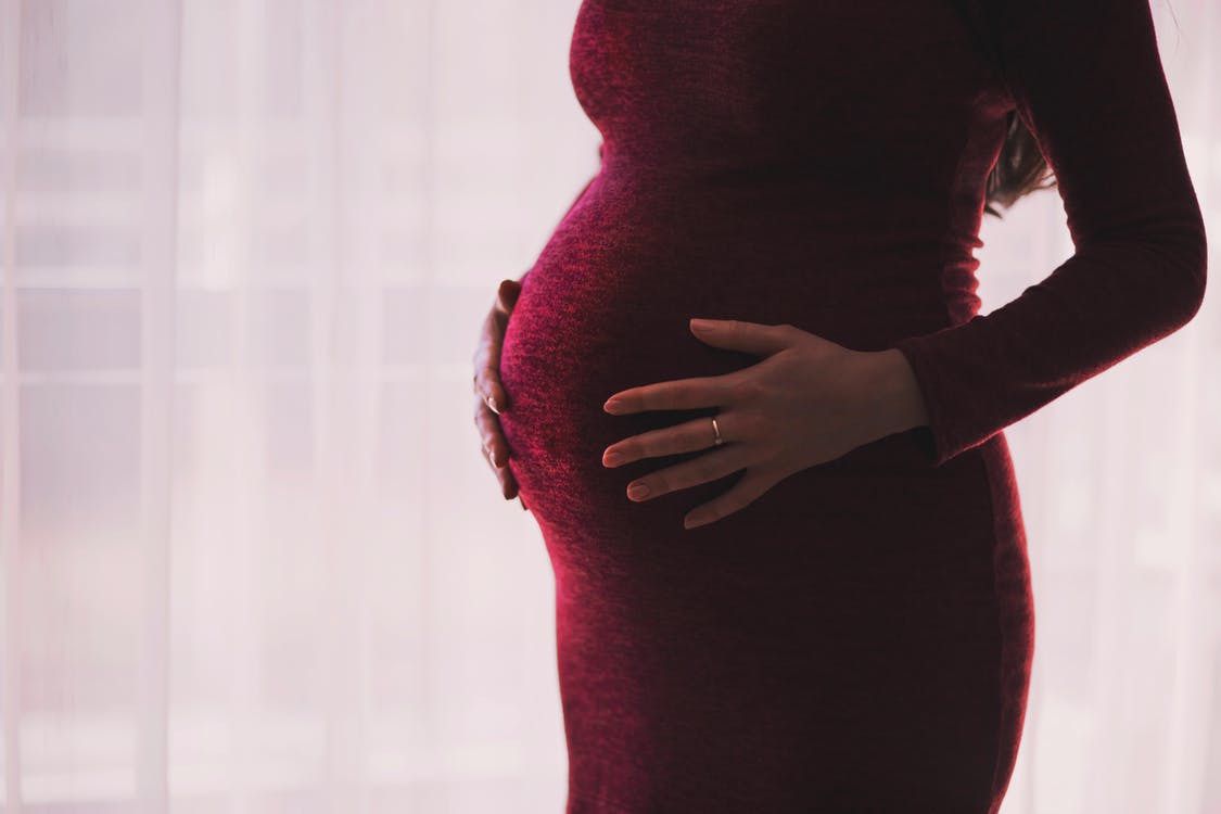 Це треба знати: 5 найпоширеніших міфів про вагітність. Сумніви з приводу вагітності і пологів обговорюйте з лікарем. Не слухайте міфи, поширені в інтернеті недосвідченими людьми.