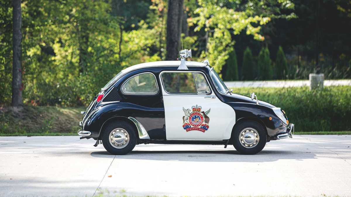 У Новій Зеландії продається найменший поліцейський Subaru. На продаж виставлений незвичайний поліцейський автомобіль.