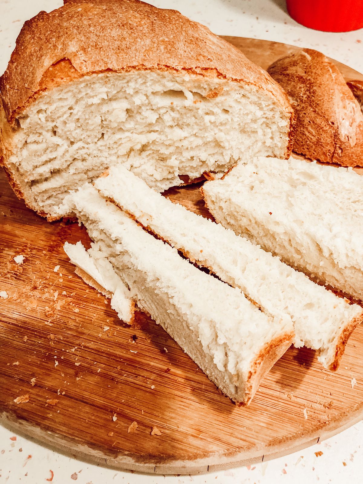 Найшвидший спосіб спекти просто білий хліб. Багато хто думає, що домашній хліб — це щось дуже складне і підвладне тільки досвідченим кухарям.