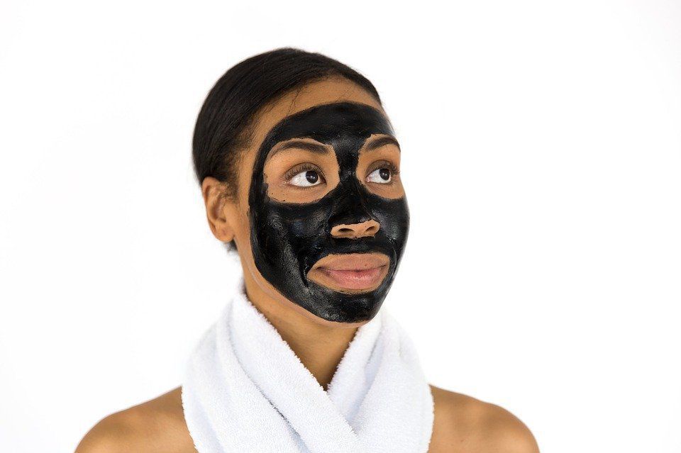 Домашня маска для обличчя з желатину та активованого вугілля, а результат — як з салону. Як зробити домашню зволожуючу маску.