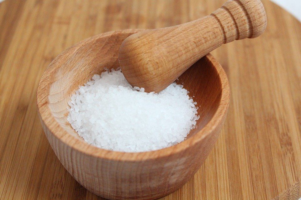 Що таке четвергова сіль, як її приготувати і використовувати. Така сіль вважається сильним оберегом.