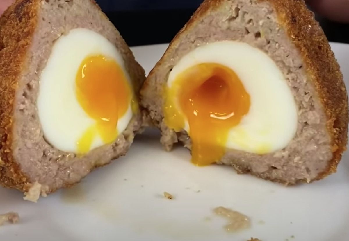 Смачна закуска до свята, яйця по-шотландськи. Яйця виходять дуже смачні.