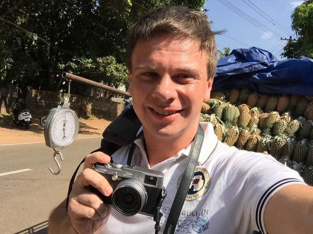 Дмитро Комаров опублікував фотографії зі своєї першої подорожі по Таїланду. Телеведучому тоді було 25 років.