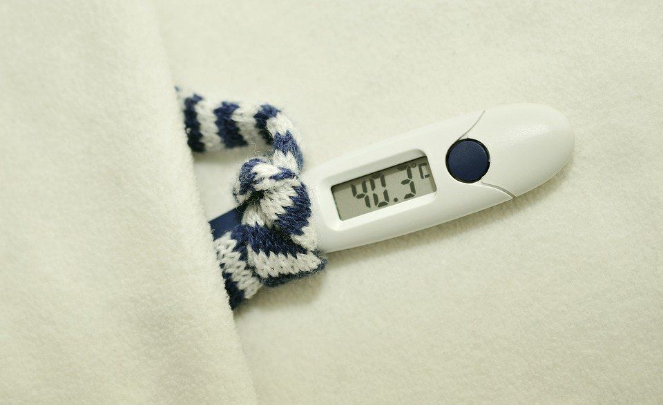 В яких випадках при значному підвищенні температури треба терміново звернутися до лікаря. У деяких випадках висока температура вимагає обов'язкового звернення до лікаря.
