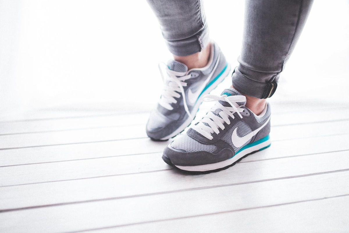 Ходьба на місці відмінний спосіб боротьби з надмірною вагою не виходячи з дому. Як займатися ходьбою, щоб скинути вагу.
