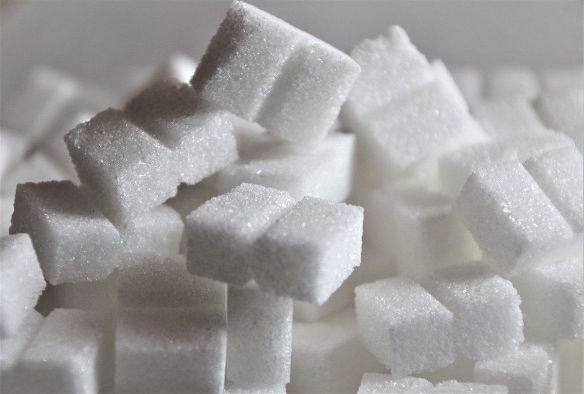 Чому цукор є найнебезпечнішим продуктом для організму розповіли дієтологи. Виключити його з раціону!