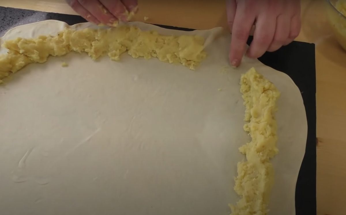 Ніколи не виливайте картопляний відвар, з нього виходять найледачіші пиріжки за 30 хвилин. Неймовірно смачні пиріжки.