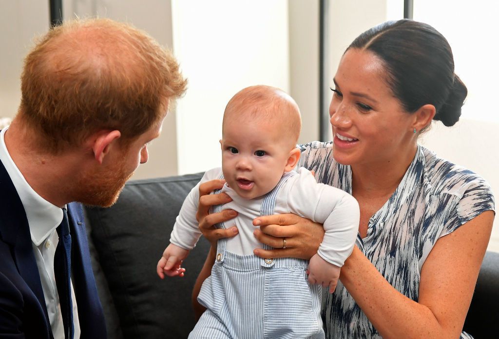 Син принца Гаррі і Меган Маркл — Арчі відзначив свій перший день народження. Королівська сім'я привітала хлопчика зі святом.