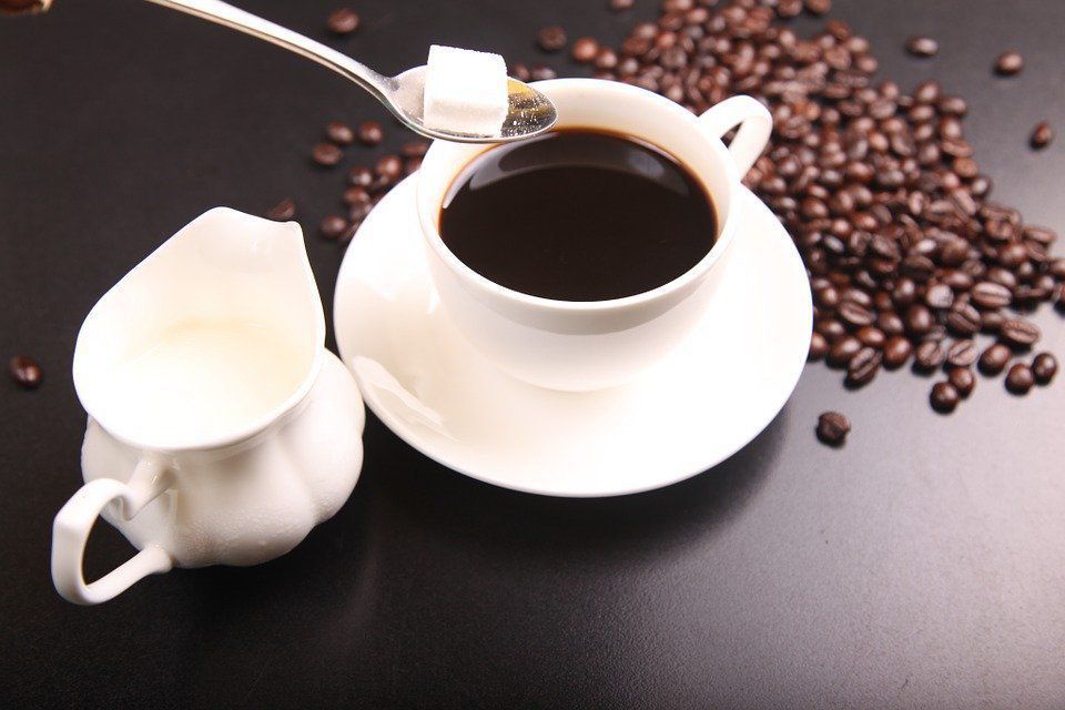 Вчені виявили, що кава може покращувати роботу кишківника і позбавляти людину від закрепів. Кава приносить користь кишківнику людини.