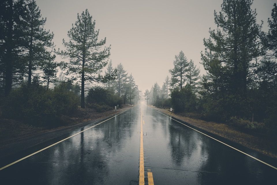 Прикмета дощ в дорогу, що варто очікувати мандрівникам на своєму шляху. Як уникнути неприємностей в дорозі.