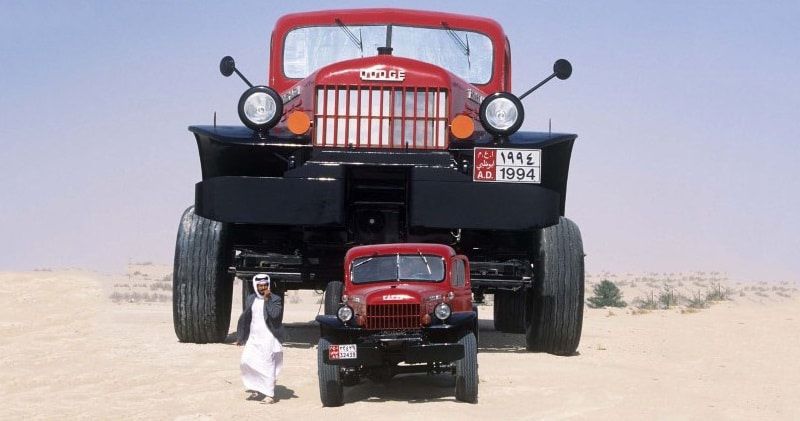 Арабський шейх побудував найбільший пікап у світі — Dodge Power Wagon, який вражає не тільки розмірами, але і 4 спальнями всередині. Гігантський Dodge Power Wagon арабського шейха вражає уяву будь-якого автомобіліста.
