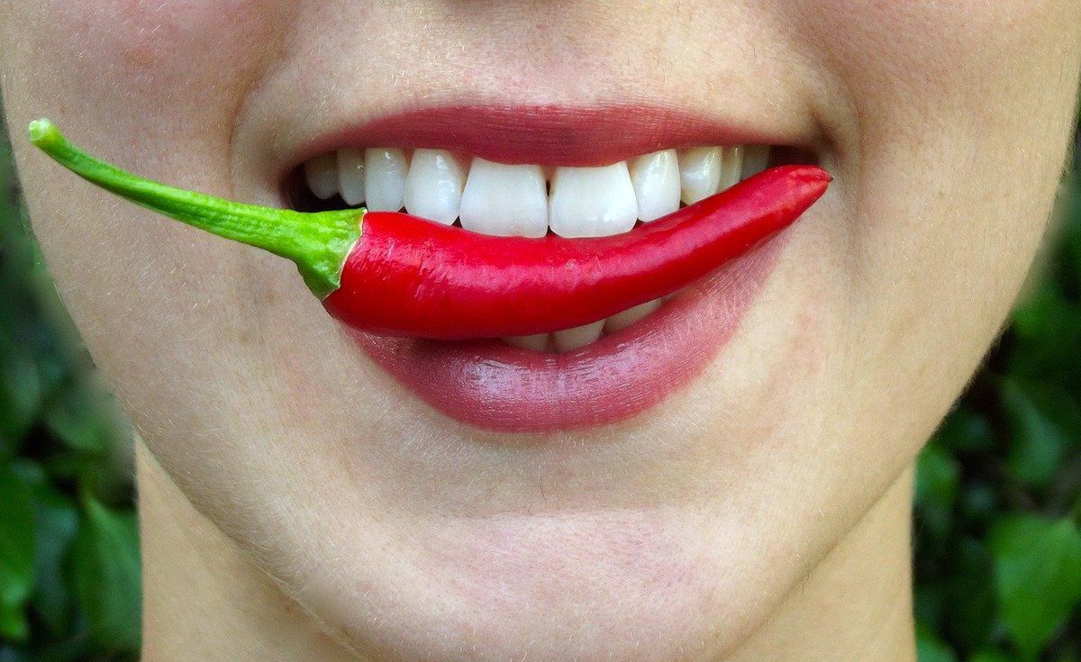 Як прибрати печіння в роті після занадто гострої їжі: 5 продуктів, які вас врятують. Навіть ті, хто обожнює гостру їжу, іноді переоцінюють можливості своїх смакових рецепторів і мучаться від «пожежі» у роті.