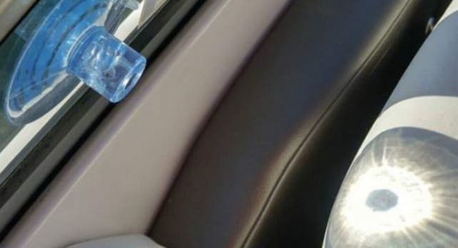 Яку небезпеку криють в собі прозорі присоски на лобовому склі авто. Фахівці з'ясували, що використання прозорих або силіконових присосок на поверхні лобового скла може бути небезпечним.