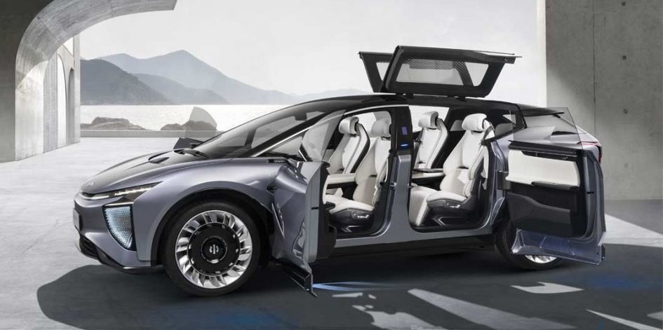 В Китаї планують створити перший серійний автомобіль з мережею 5G. Він є частиною розумного міста, яке будується в Шанхаї.