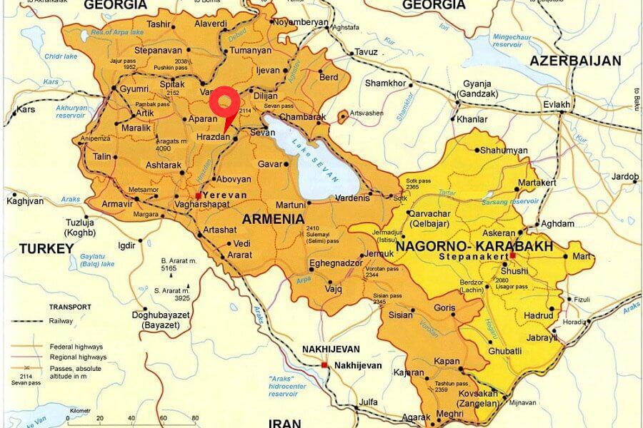 Камера відеоспостереження зафіксувала як над Вірменією вибухнув яскравий болід. Згорів на висоті кількох кілометрів.