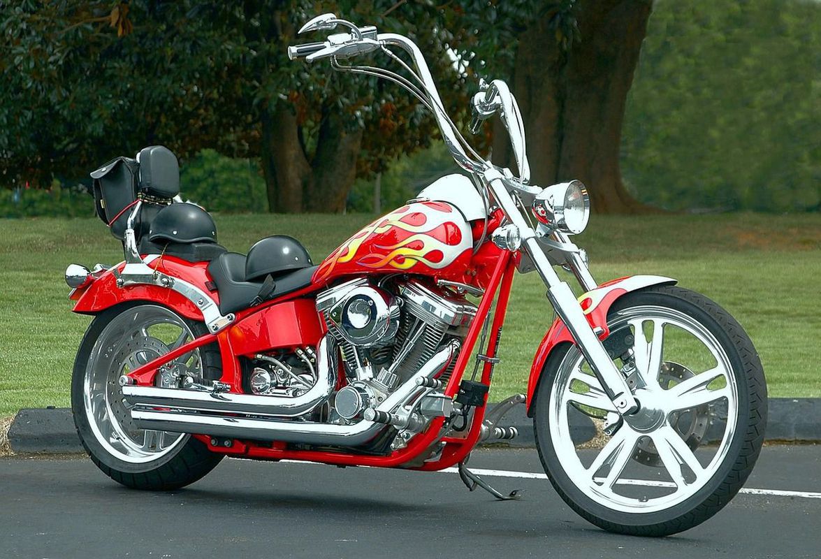 Три причини чому водії обирають мотоцикли з високим кермом. Навіщо мотоциклу таке високе кермо?