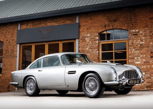 Найвідоміше авто Джеймса Бонда повернули в виробництво. Aston Martin відродив випуск легендарного DB5. Тепер ви можете стати власником авто для шпигуна.