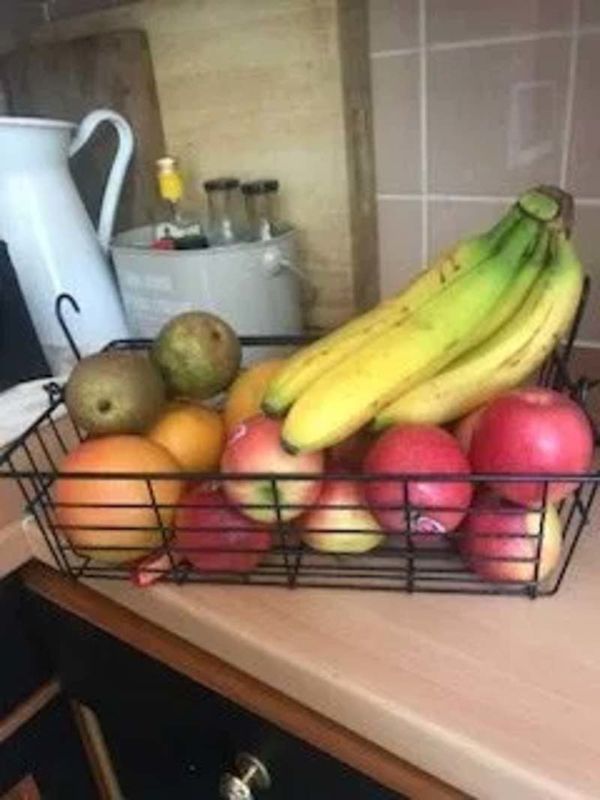 Розпаковуючи покупки, подружжя виявило жахливу знахідку у бананах. Пара знайшла у бананах скорпіона.