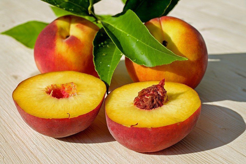 Чим корисний персик для нашої шкіри: 7 дивовижних властивостей. Персик є дуже корисним для здоров'я та краси шкіри.