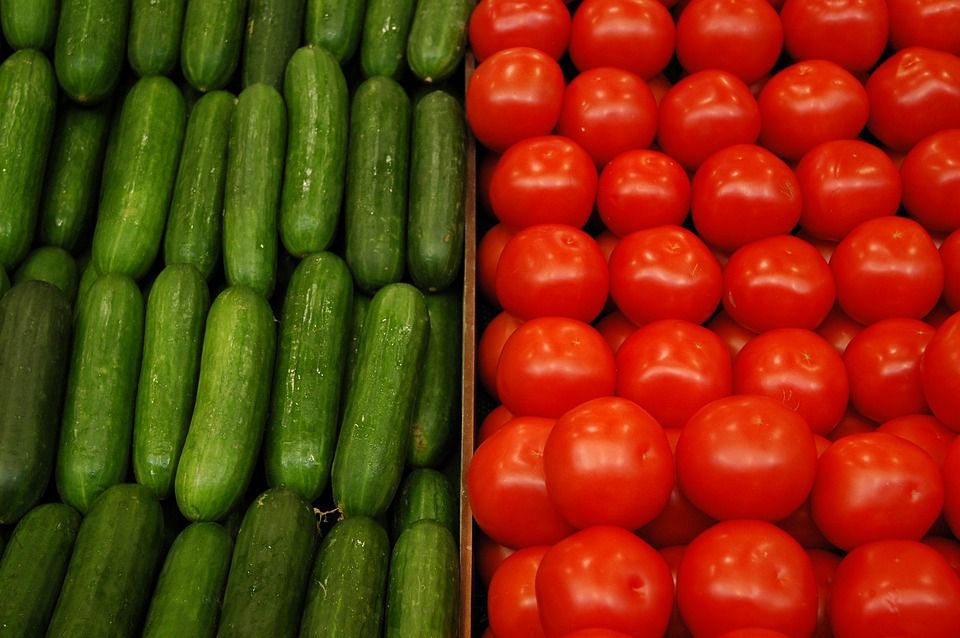 Названі ефективні способи визначення токсинів в овочах і фруктах, які допоможуть уникнути згубного впливу на організм. Експерти розповіли, як дізнатися про токсини в овочах і фруктах.
