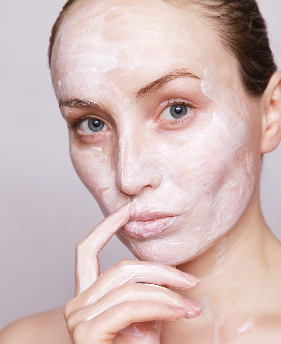 Декілька процедур для відпочинку шкіри обличчя від макіяжу. Як провести час вдома без косметики з користю для шкіри обличчя.