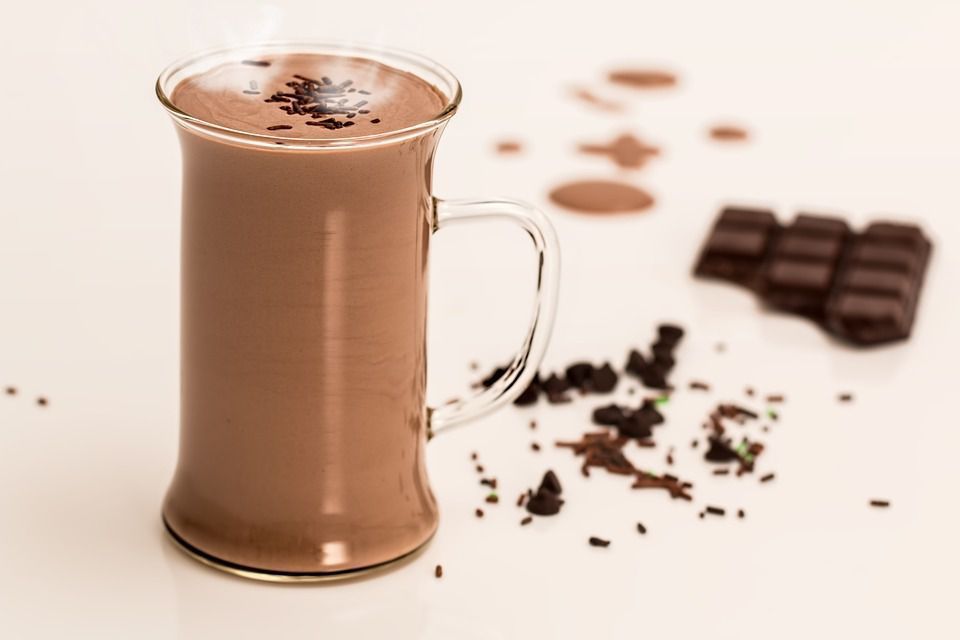 Чому варто почати пити гарячий шоколад. Цей напій приносить організму багато користі.