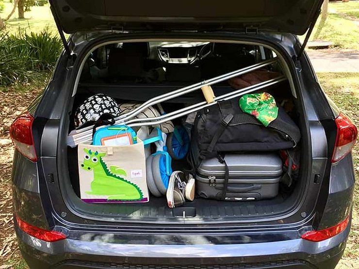 Наглядний приклад, того чому необхідно закріплювати багаж всередині автомобіля. Краш-тести показали, що може статися, якщо не дотримуватися правил перевезення багажу.