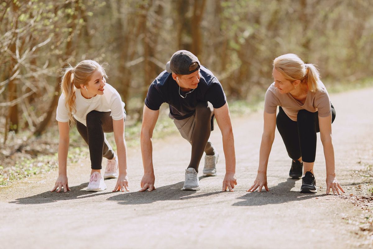 5 видів тренувань, які допоможуть підготуватися до марафону в домашніх умовах. Тренування, які прокачують витривалість і швидкість.