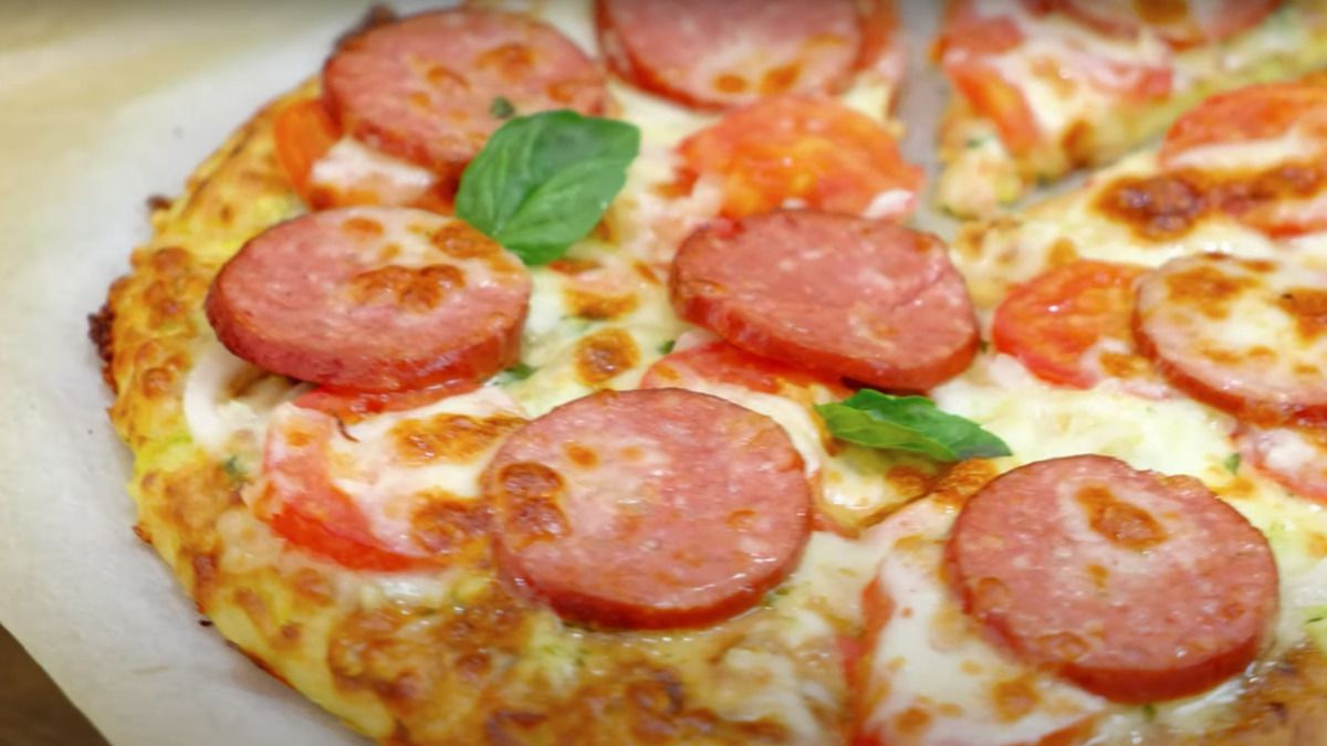 Кабачкова піца — один з найбільш смачних рецептів кабачків. Рецепт дуже простий і доступний.