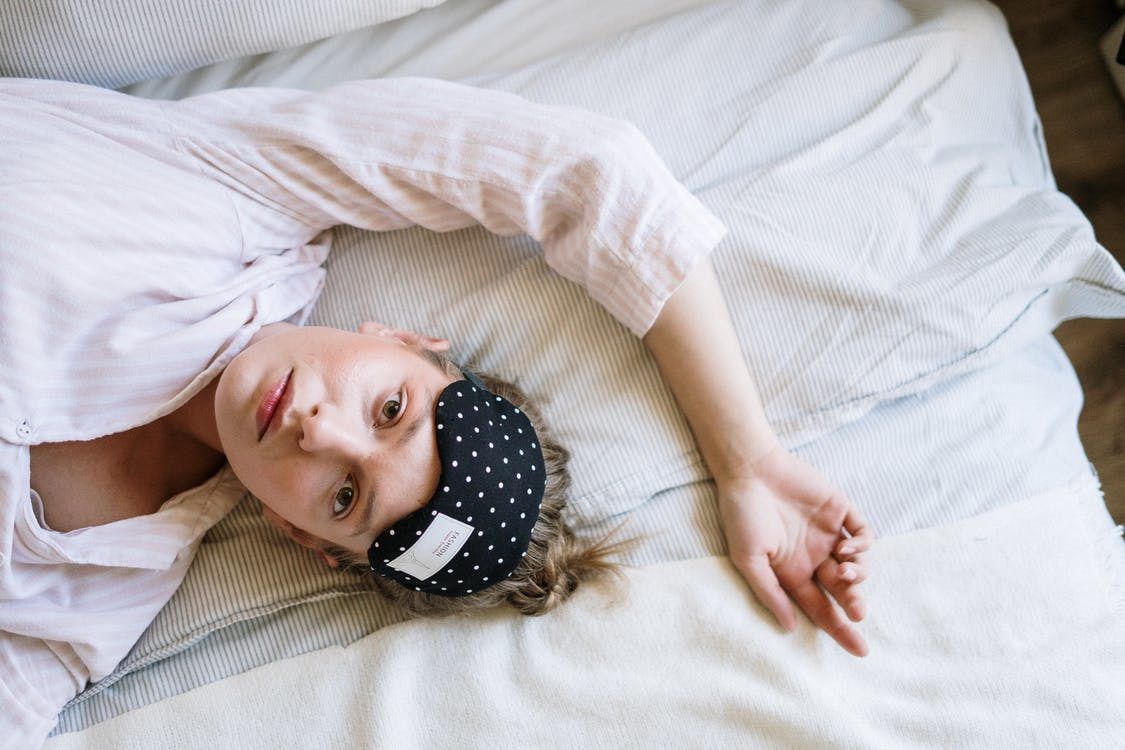Поради, які допоможуть цілий день бути енергійною після безсоння. Після безсоння можна залишатися енергійною.