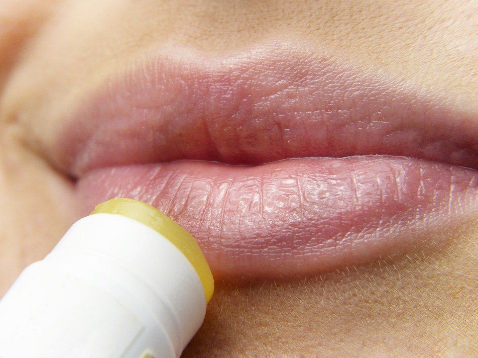 Кілька порад щодо того, як доглядати за губами, коли спекотно. Під час спеки губи потребують особливого догляду.