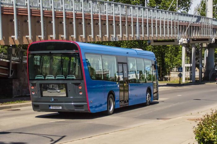 На вулицях литовського міста Клайпеди тепер курсують електробуси, які виготовлені з перероблених пластикових пляшок. Автобус з пластикових пляшок не мрія, а вже реальність.
