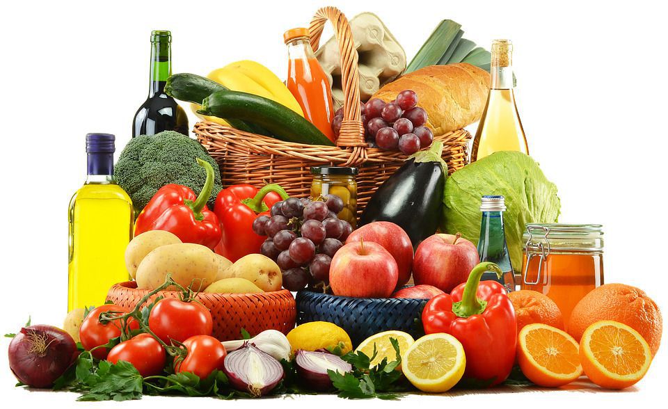 Мікропластик дістався до овочів та фруктів, які ми їмо. Через кореневу систему пластик проникає в овочі.