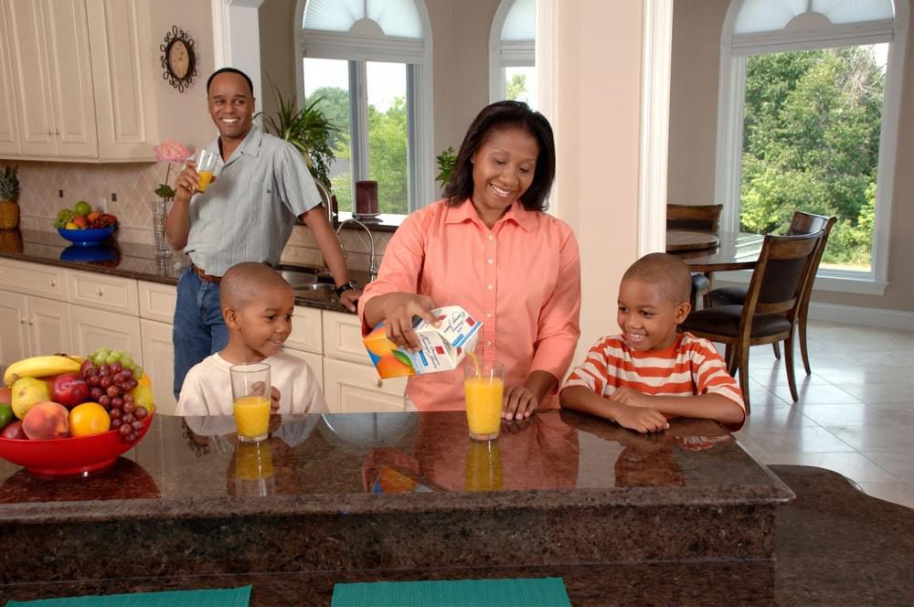 Ці 4 напої не варто давати своїм дітям. Деякі напої лише шкодять дітям.