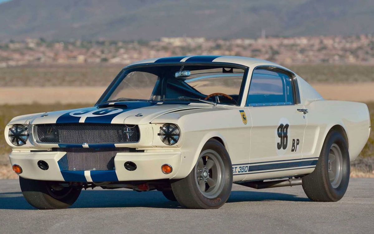 Ford Mustang Shelby легендарного гонщика Кена Майлза, про який зняли фільм «Форд проти Феррарі», продали за рекордну суму. Найдорожчий Мустанг в історії — продано!