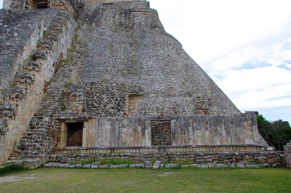 У Мексиці вперше розшифрували імена богів з ідеального міста майя. Вчені розшифрували написи майя.