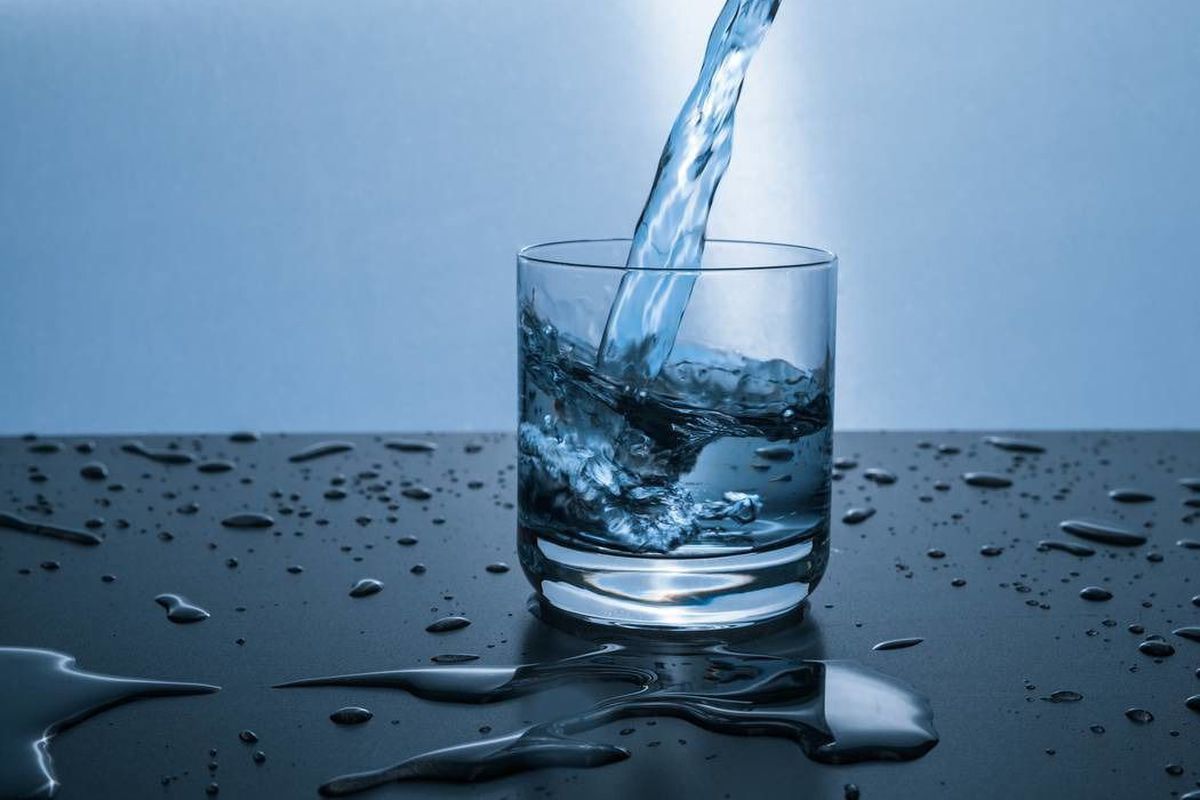 Правильне вживання води — запорука здоров'я і краси. Прості поради на кожен день.