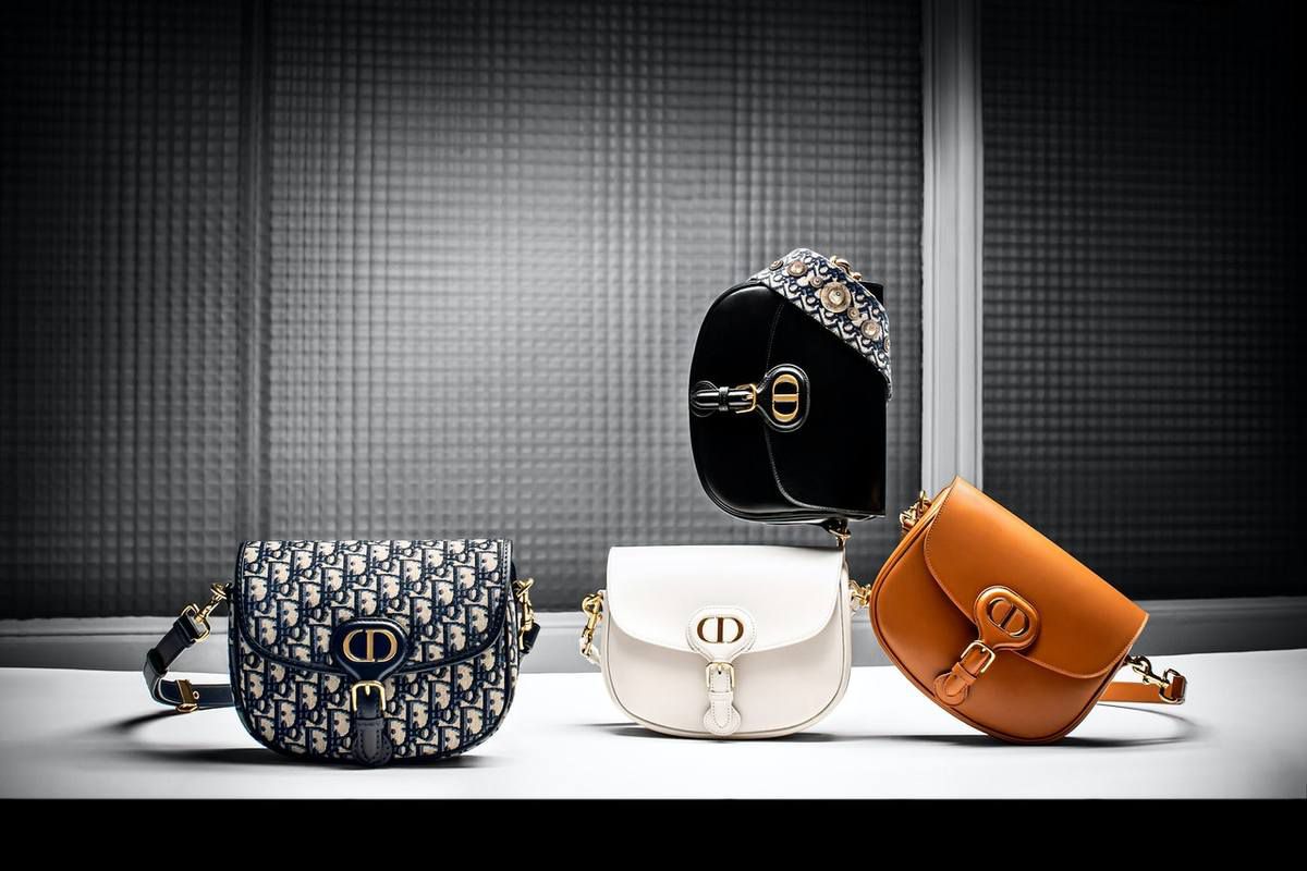 Новий варіант легендарної сумки від Dior — за якою вже вибудовується черга покупців. Маст-хев осені.