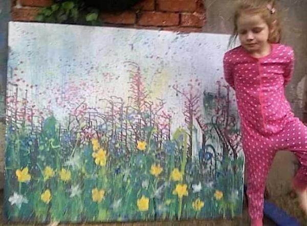 Десятирічна дівчинка вирішила почати малювати і заробила майже 2 мільйони — її картинам міг би позаздрити Клод Моне. Школярка почала малювати картини і її стиль нагадує творчість Клода Моне.