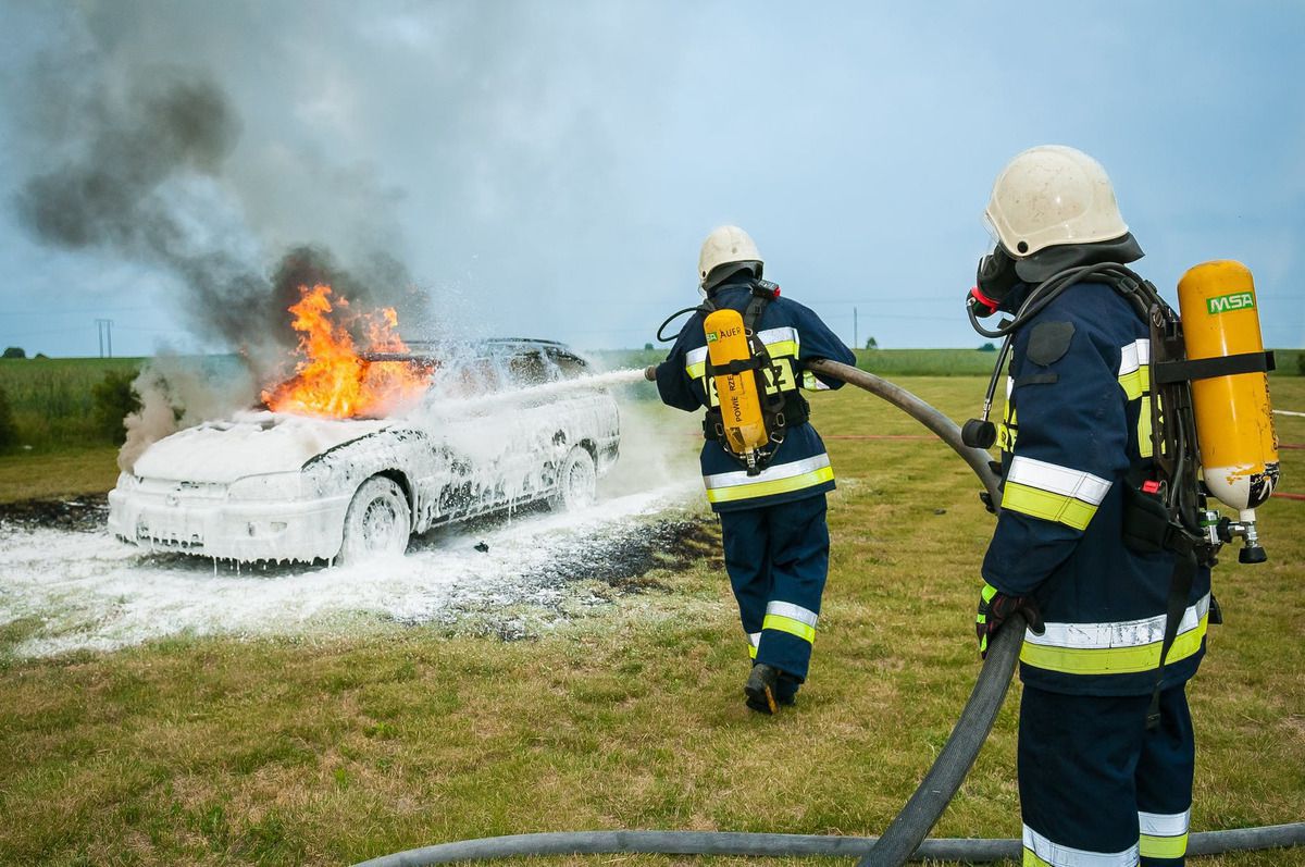 Антифриз — причина пожежі в автомобілі. Чи можливо таке. Звичайний антифриз може спалахнути та залишити вас без автомобіля.