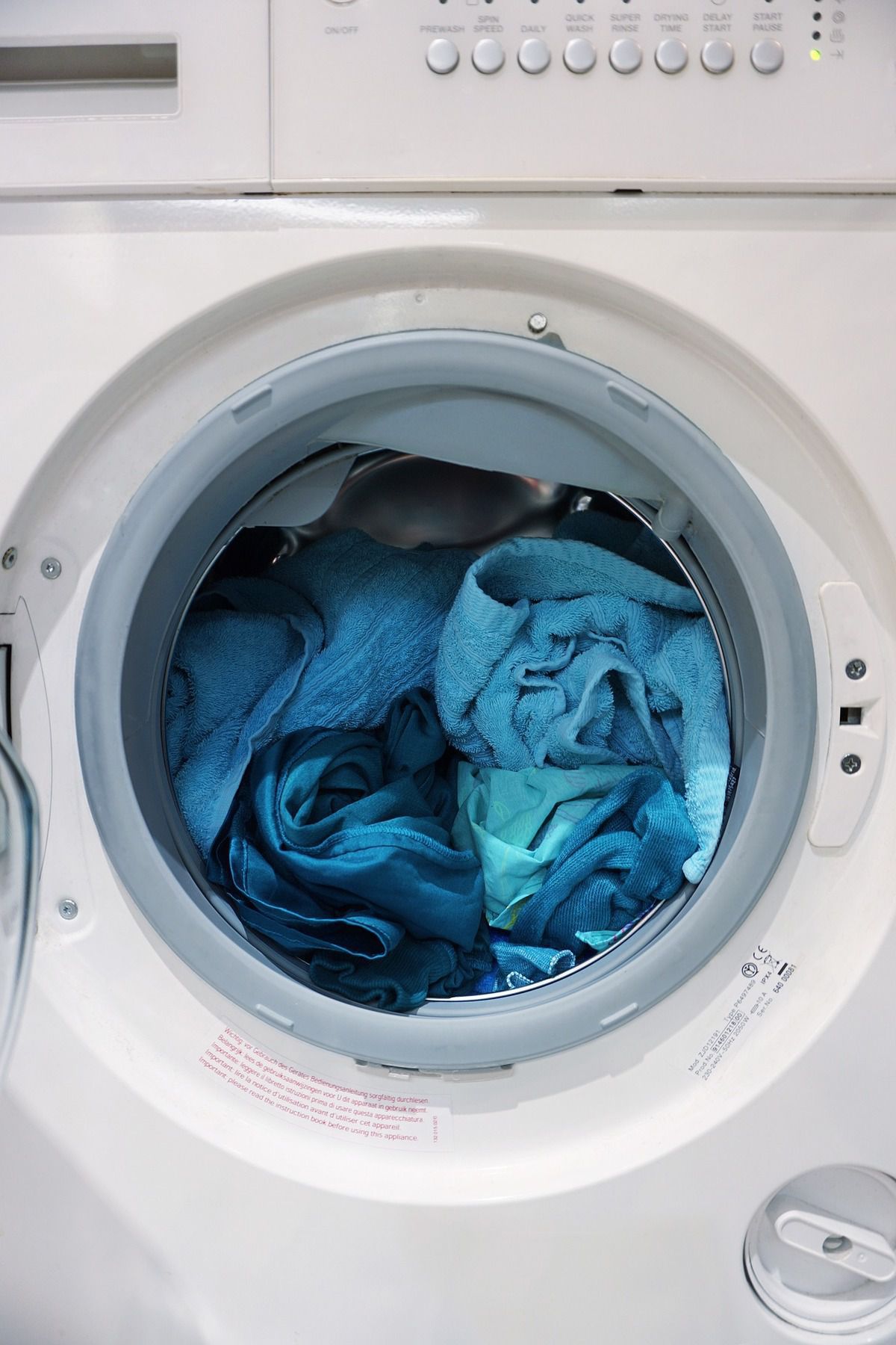 Чому підковдра з'їдає речі при пранні в автомат машині, і як з цим боротися. Як уникнути проблем під час прання з «ненажерливою» підковдрою.