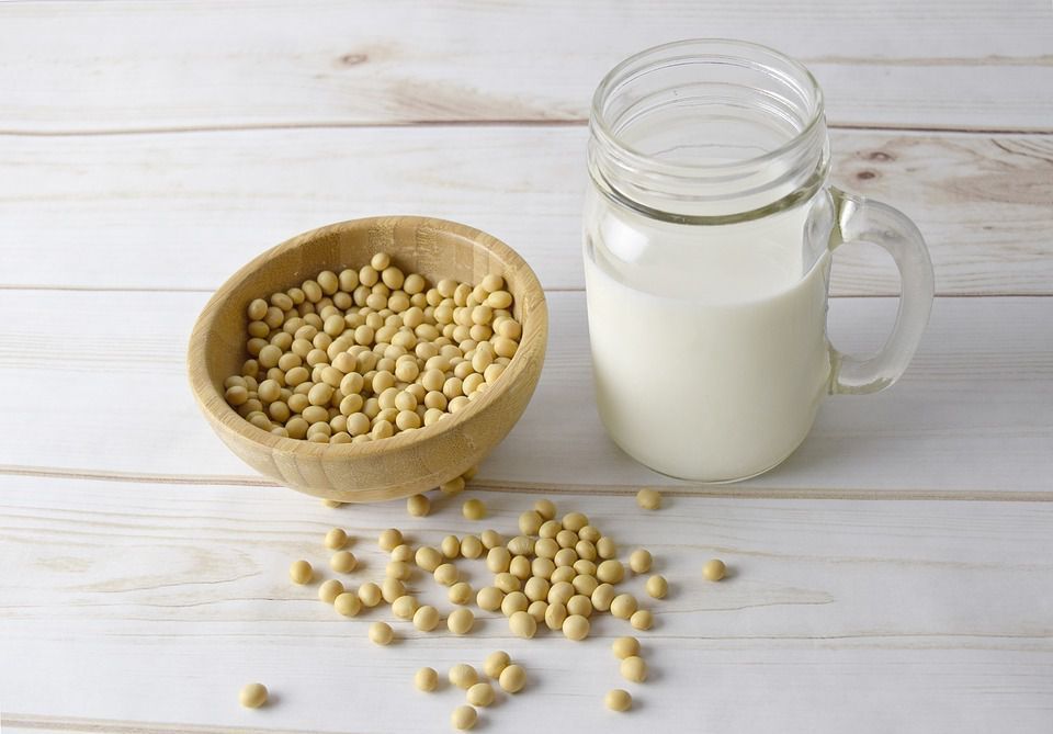 Експерти виявили, яке молоко сприяє зниженню рівня поганого холестерину. Знизити рівень холестерину у організмі можна за допомогою молока.