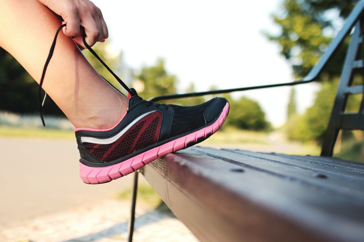 6 активностей, які з легкістю замінять вам біг. Тренування та вправи, які рівноцінні по ефективності цілій годині бігу.