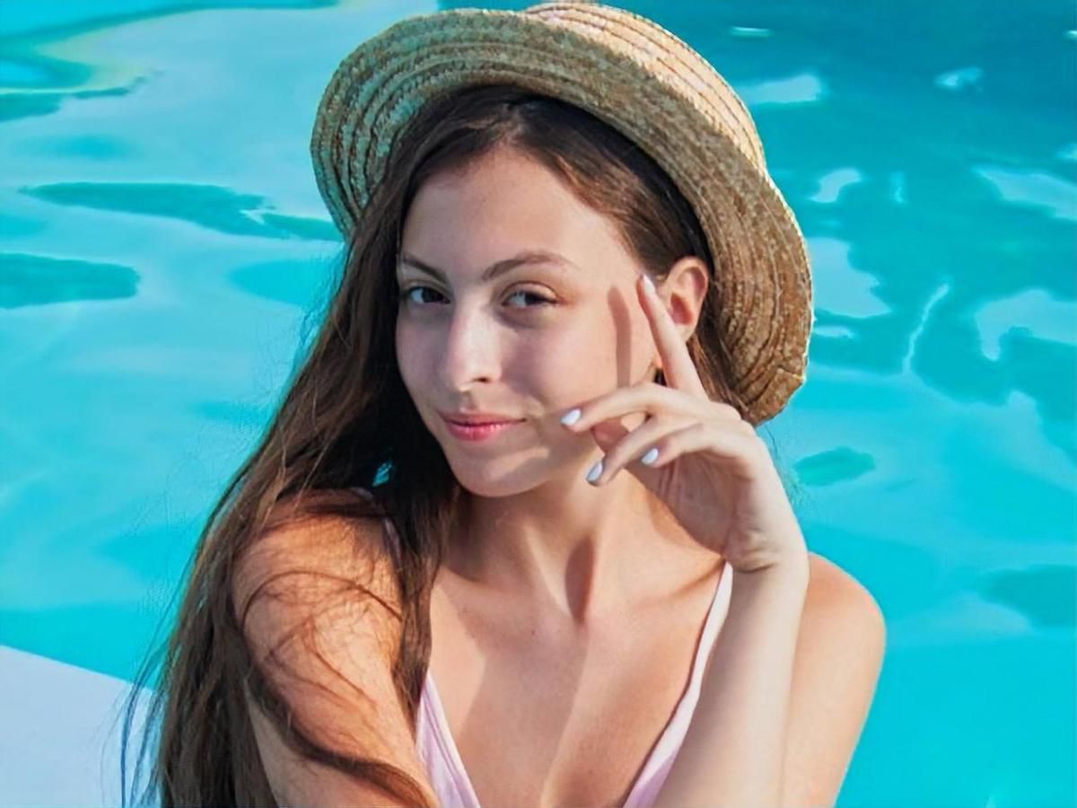 15-річна донька Олі Полякової Маша заінтригувала знімками у воді. Дівчина поділилася фотографією з недавнього показу.