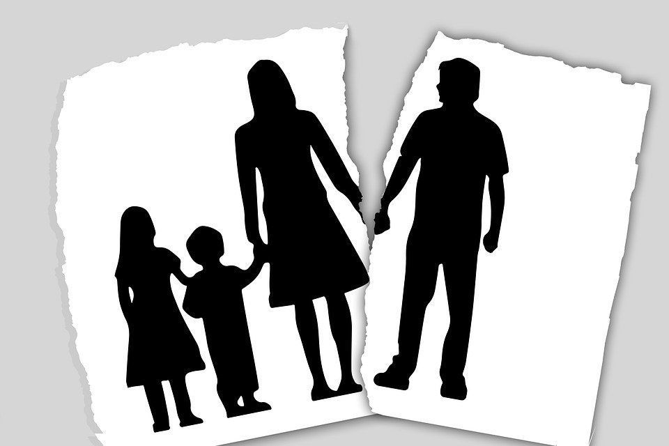 Діти, які пережили розлучення батьків, у дорослому віці мають менше «гормону любові». Американські вчені з'ясували, що розлучення батьків впливає на рівень окситоцину у дітей, коли вони виростають.