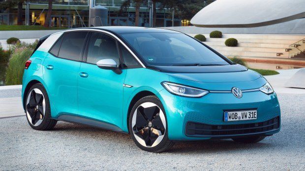 Перший тест-драйв довгоочікуваного електромобіля Volkswagen обернувся розгромною критикою журналістів. Це провал.