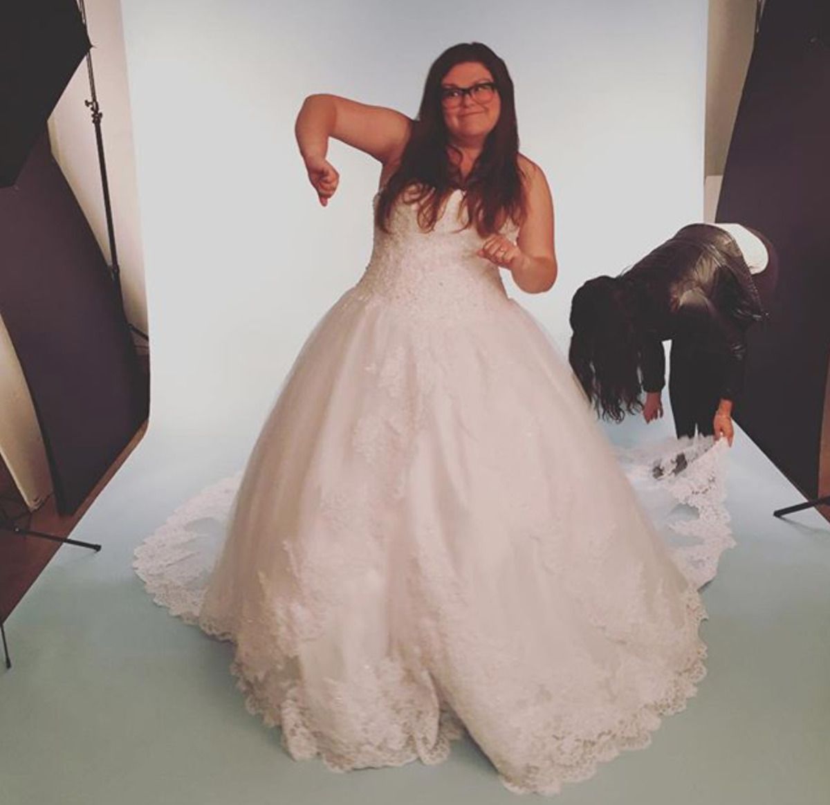 Блогерка зняла лайфхак, як користуватися вбиральнею у весільній сукні — почніть тренуватися вже зараз. Це досить нелегко.