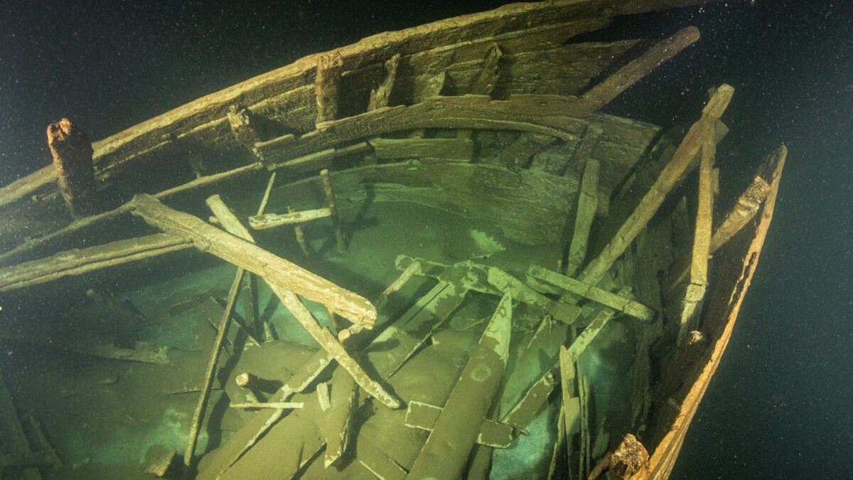 На дні Балтійського моря знайшли неушкоджений 400-річний корабель. Причина аварії корабля невідома.